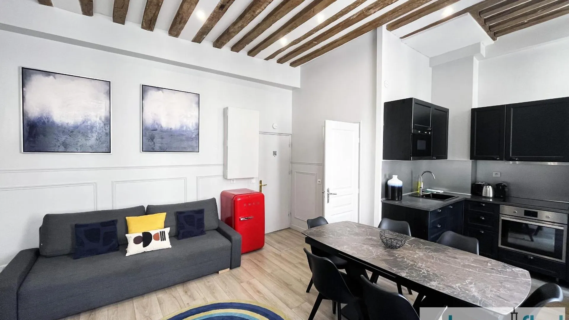 Urban Flat 44 - Charming 2 Bedrooms In The Center Paris Apartment