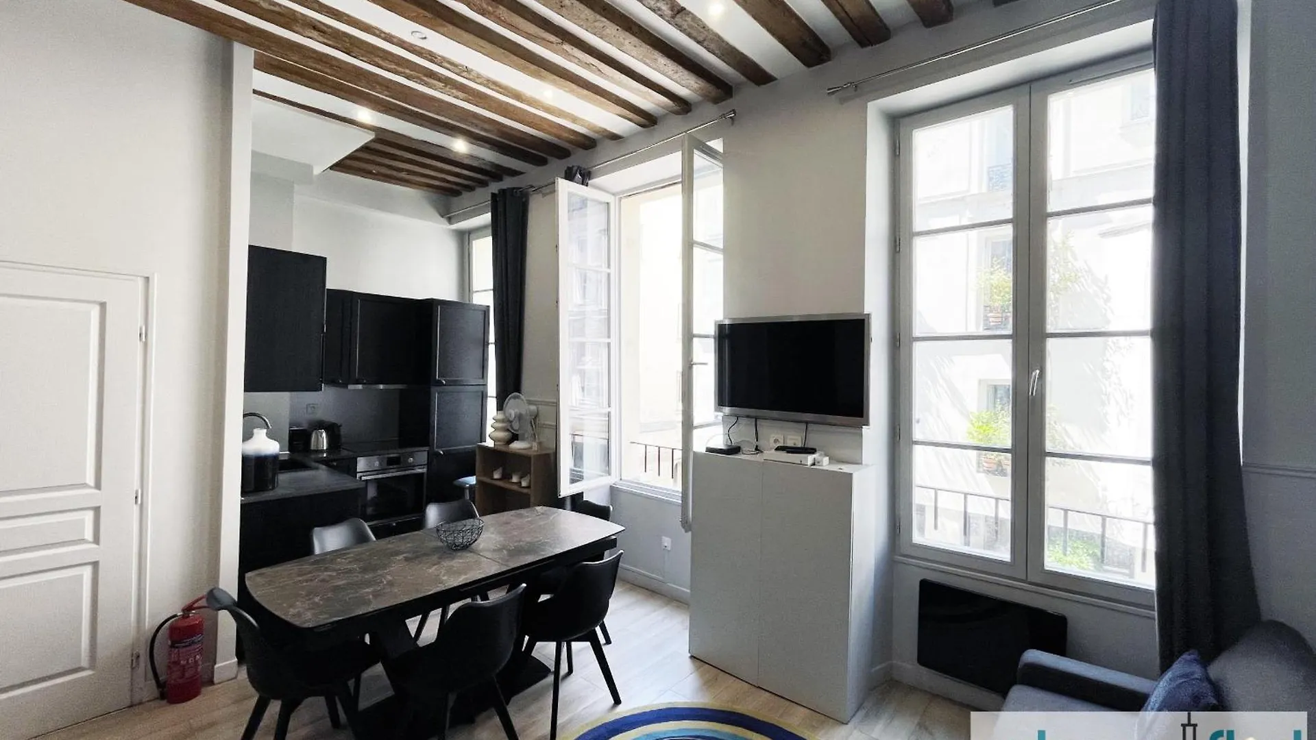Urban Flat 44 - Charming 2 Bedrooms In The Center París 0*,  Francia